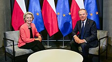 Polský premiér Donald Tusk v Katovicích spolu s Ursulou von der Leyenovou...