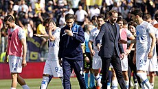 Zklamaný Cesc Fabregas a dalí hrái italského klubu Como po remíze s Modenou.