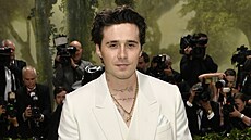 Brooklyn Beckham na Met Gala v New Yorku (6. kv�tna 2024)