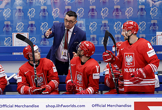Trenér Róbert Kaláber promlouvá k polským hokejistm na MS v Ostrav.
