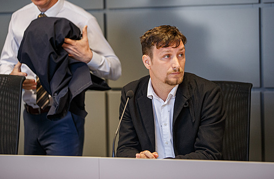 Místostarosta umperka Karel Hoek, který byl obalován z dotaního podvodu, na snímku z loského jednání olomouckého krajského soudu.