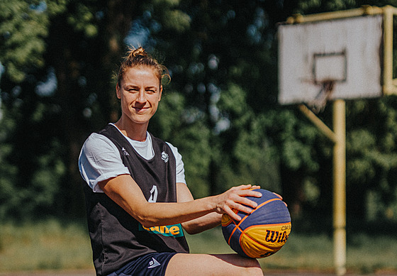 Kateina Suchanová jako eská reprezentantka v basketbalu 3x3 pro olympijskou...