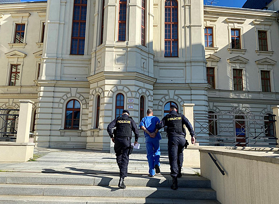 Násilník letos v kv�tnu p�epadl v Plzni �ty�i �eny. Soud ho poslal na p�t let do v�zení.