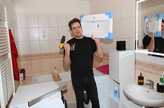 Potkat v dom� Juliána s vrta�kou není v t�chto dnech nic neobvyklého.