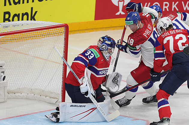 ONLINE: Norsko - Česko 0:0. Hokejisté na soupeře vletěli, Haukeland zasahuje