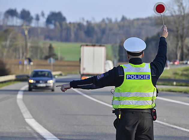 Kamiony dopravců z ciziny unikají v Česku trestu. Zaplatí jen každý druhý