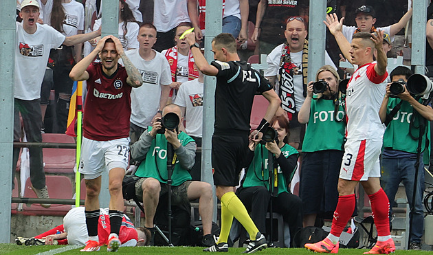 Sparta - Slavia 0:0, derby vládli brankáři, domácí hráli dlouho v deseti