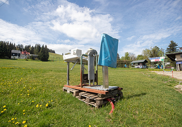 Sjezdovky, nebo domy? Bedřichov chystá referendum o budoucnosti skiareálu