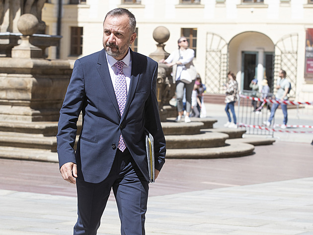 Prezident Pavel jmenoval Ženíška ministrem. Je to osmá změna ve vládě