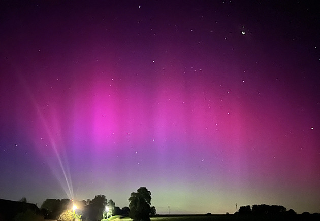 Jak astronomové slíbili, v Česku je k vidění silná polární záře