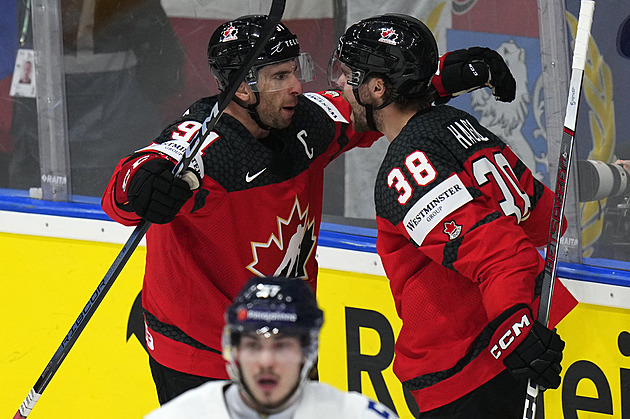 Kanada otočila utkání s Finskem, pátou výhru slaví po debaklu Dánska i Švýcaři