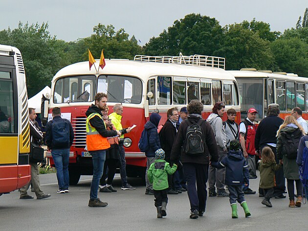 Autobusový den na Letné