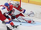 eský branká Petr Mrázek inkasuje v zápase s Norskem na hokejovém MS v Praze.