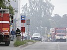 Hasii zasahují u poáru skladu olej a autodíl v Kladn. (16. kvtna 2024)