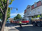 Porucha zastavila dopravu mezi Palackho nmstm a Podolskou vodrnou. (16....