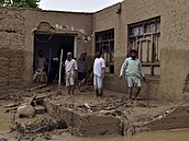 Záplavy na severu Afghánistánu zpsobené pívalovým deti si vyádaly stovky...