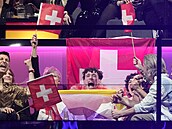 výcarský zpvák Nemo se raduje z obrovské podpory evropských porot ve finále...