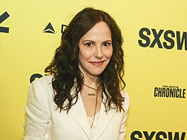 Mary-Louise Parkerová