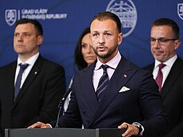 Slovenský ministr vnitra Matú utaj Etok hovoí bhem spolené tiskové...