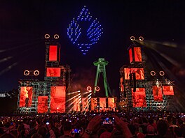 Jean-Michel Jarre odehrál v Bratislav koncert Bridge For The Future, kterým...