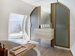 Za luxusní pestavbou stojí ruské návrháské studio Geometrium.