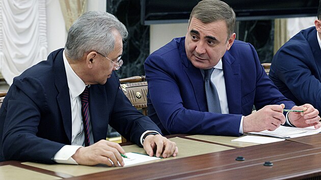 Sergej ojgu a Alexej Gennajevi umin, guvernr Tulsk oblasti (15. kvtna 2024)
