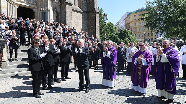 Posledn rozlouen s herekou Simonou Postlerovou. Me v bazilice svat Ludmily v Praze skonila. (14. kvtna 2024)