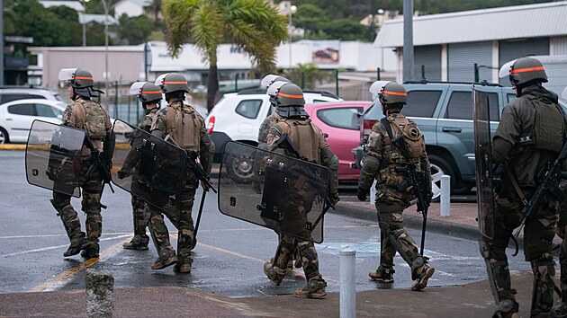 Nepokoje v Nov� Kaledonii trvaj� ji� �tvrt�m dnem. (17. kv�tna 2024)