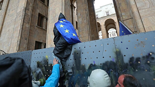 Protesty proti kontroverzn�mu z�konu o zahrani�n�m vlivu v Tbilisi (14. kv�tna 2024)