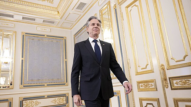 Vojenská pomoc už přijíždí na Ukrajinu, ujistil americký ministr zahraničí Anthony Blinken v Kyjevě. (14. května 2024)