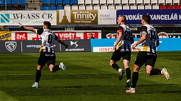 V�clav Pila� (vlevo) za�izuje druh� g�l Hradci Kr�lov� v utk�n� se Sigmou Olomouc.