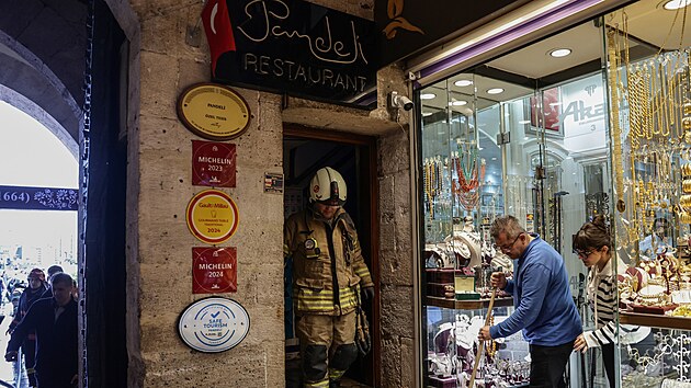 Egyptský bazar v tureckém Istanbulu zasáhl poár. Hasii jej stihli uhasit...