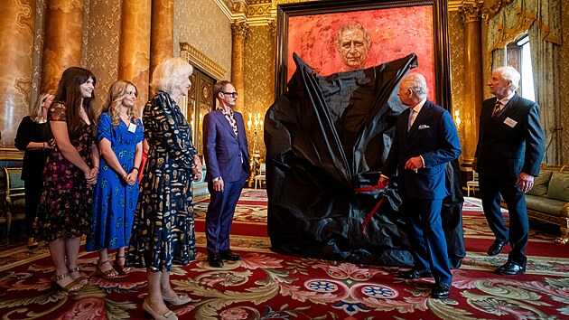 Oficiln portrt britskho krle Karla III. namaloval portrtista Jonathan Yeo. Odhalen byl na recepci v Buckinghamskm palci v Londn. (14. bezna 2024)