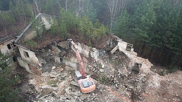 Demolice objekt po armd v bvalm vojenskm prostoru Ralsko