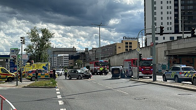 Policist bourali v praskch Modanech cestou k ohlenmu napaden. (19. kvtna 2024)