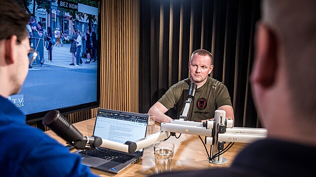 Hostem podcastu Kontext byl ex-policista, osobn ochrnce ve vlench znch a zakladatel firmy Hard Task, Zdenk Charvt. (16. kvtna 2024)