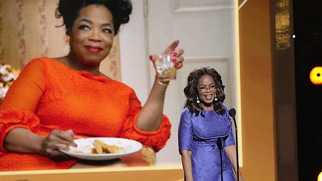 Oprah Winfreyov pipomnla sv problmy s vhou i na pedvn NAACP Image Awards (bezen 2024)