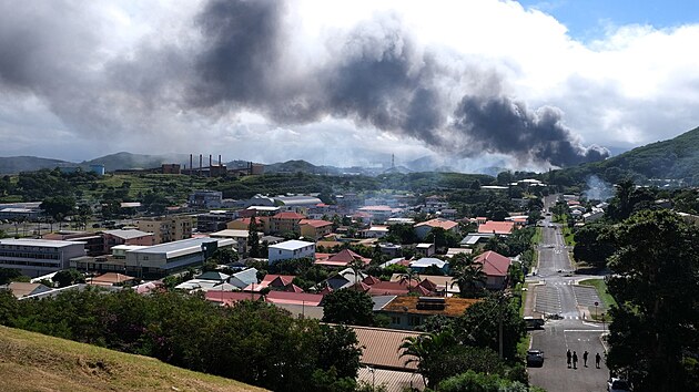 V Nov� Kaledonii vypukly nepokoje kv�li francouzsk� snaze zm�nit tamn�m obyvatel�m volebn� pr�vo. (14. kv�tna 2024)