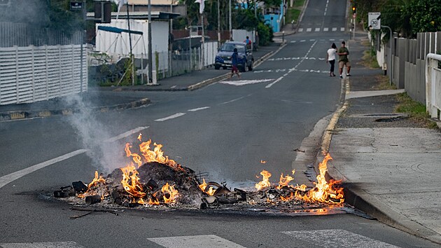 V Nov Kaledonii vypukly nepokoje kvli francouzsk snaze zmnit tamnm obyvatelm volebn prvo. (14. kvtna 2024)