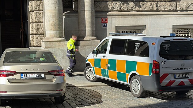 V budov ministerstva prmyslu a obchodu bylo nalezeno tlo mue. Podle policie spchal sebevradu. (15. kvtna 2024)