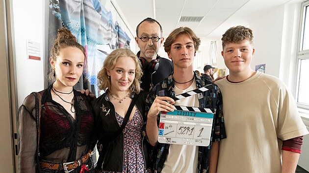 Z nat��en� seri�lu Limity