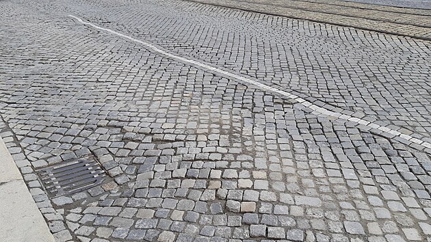 st olomouck tdy Svobody ek kvli zvlnn vozovky pedldn.