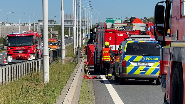 Tragick nehoda nkladnch vozidel na ernm most v Praze.