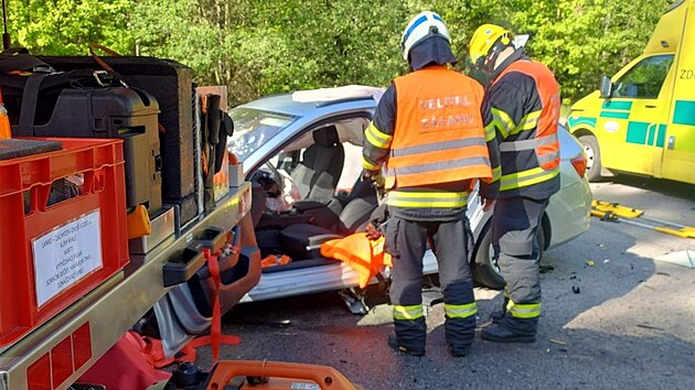 Na kiovatce u Rjce na Rychnovsku se srazilo osobn auto s nkladnm. (9. kvtna 2024)