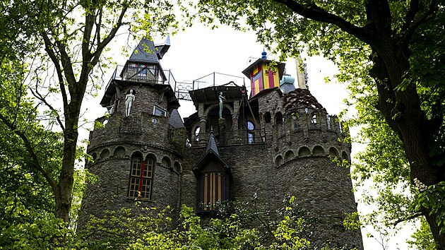 Nizozemec si na zahrad postavil hrad, jeho interir lk turisty z celho svta