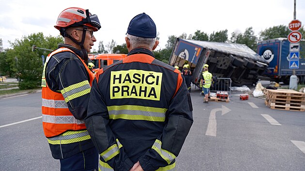 Hasii zasahovali u pevrcenho nvsu kamionu (16. kvtna 2024)