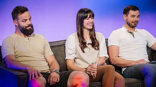 Radko Gudas, jeho sestra Karolina Neuvirthov� a jej� man�el Michal byli hosty v...