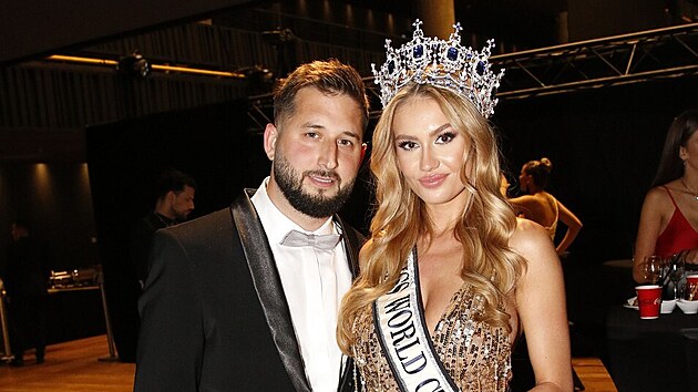 David ediv a Adla troffekov na finle Miss Czech Republic 2024 v praskm Foru Karln (11. kvtna 2024)
