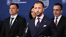 Slovenský ministr vnitra Matú utaj Etok hovoí bhem spolené tiskové...