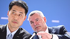 Seungwoo Sohn a Daniel Procházka na tiskové konferenci Doosan �koda Power (13....